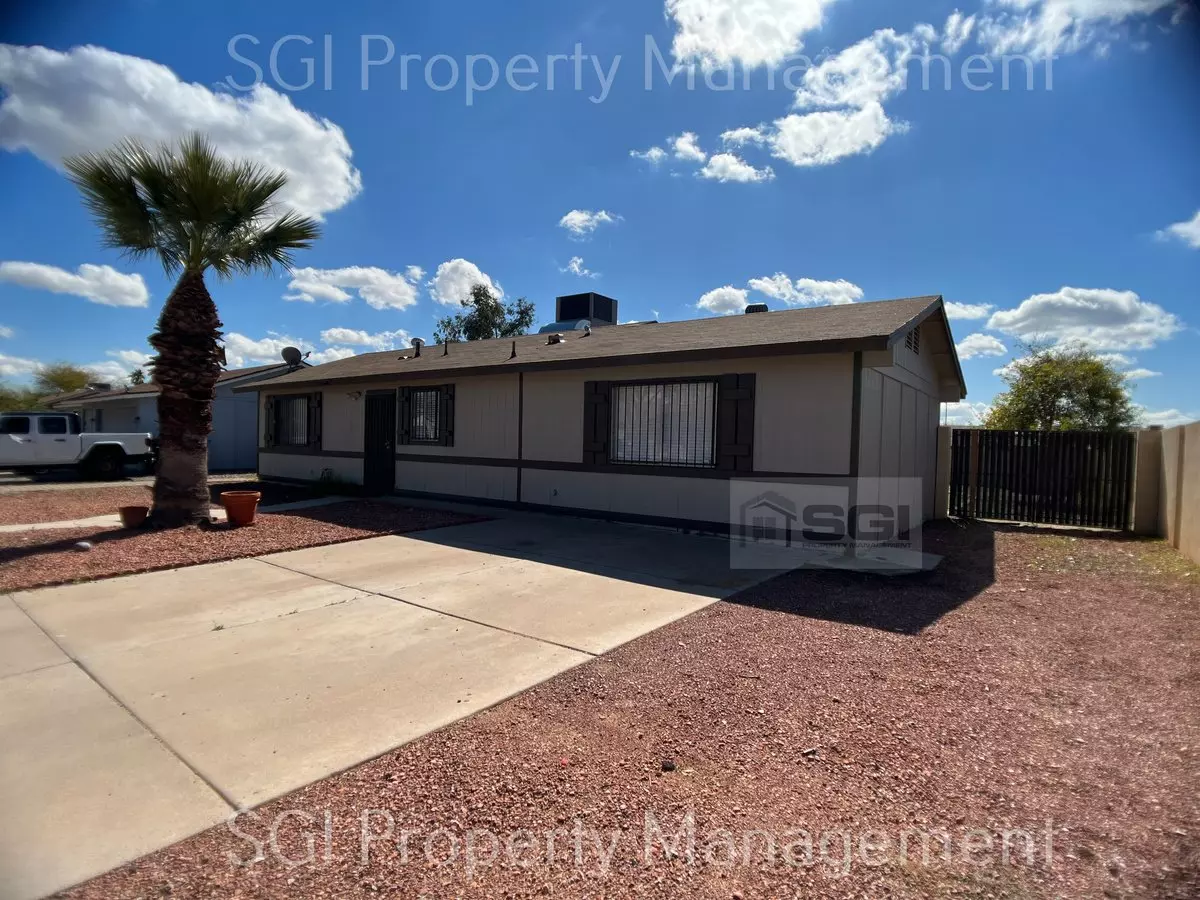 2625 E Charleston Ave photo 2