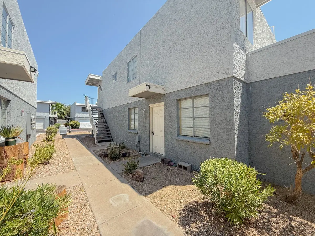 2625 W Ocotillo Rd photo 3
