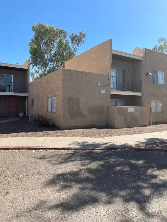 2813 E Paradise Ln Phoenix, AZ 85032 photo 4