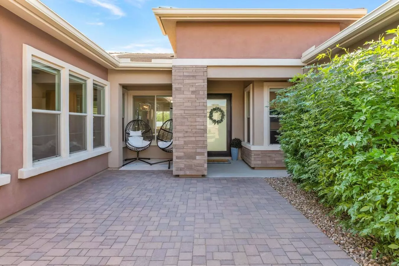 Rates Vary: photo 2