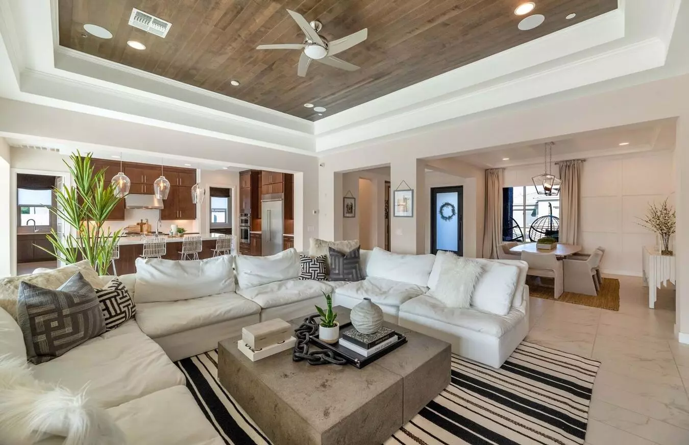 Rates Vary: photo 4