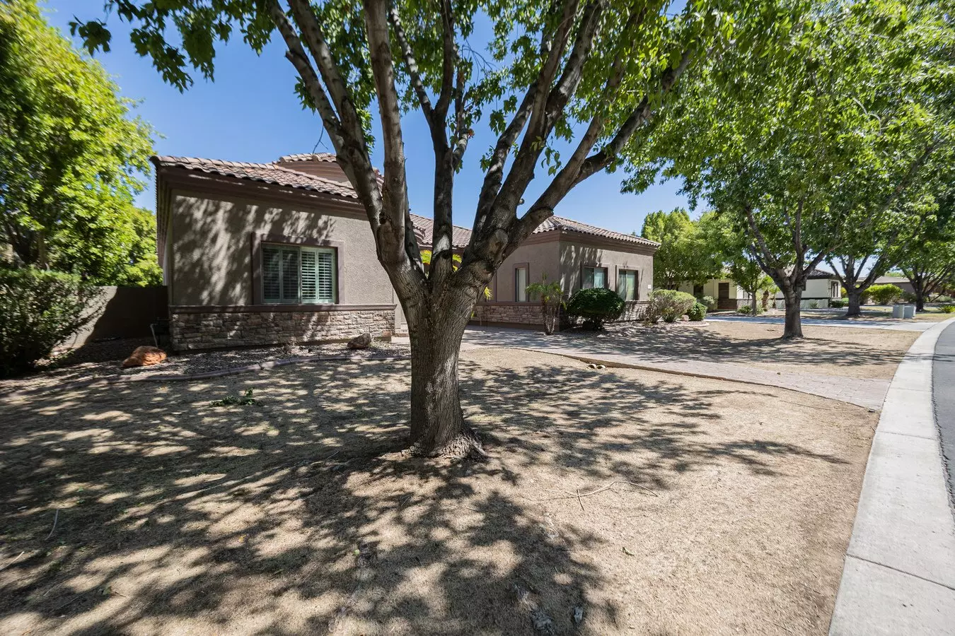 2902 East Gary Way, Phoenix, AZ 85042 photo 4