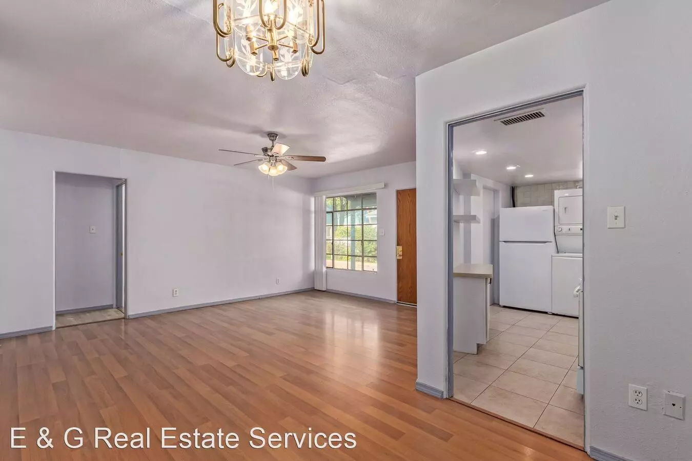 Charming 2 Bedroom 1 Bathroom Townhome Located In Central Phoenix! photo 2