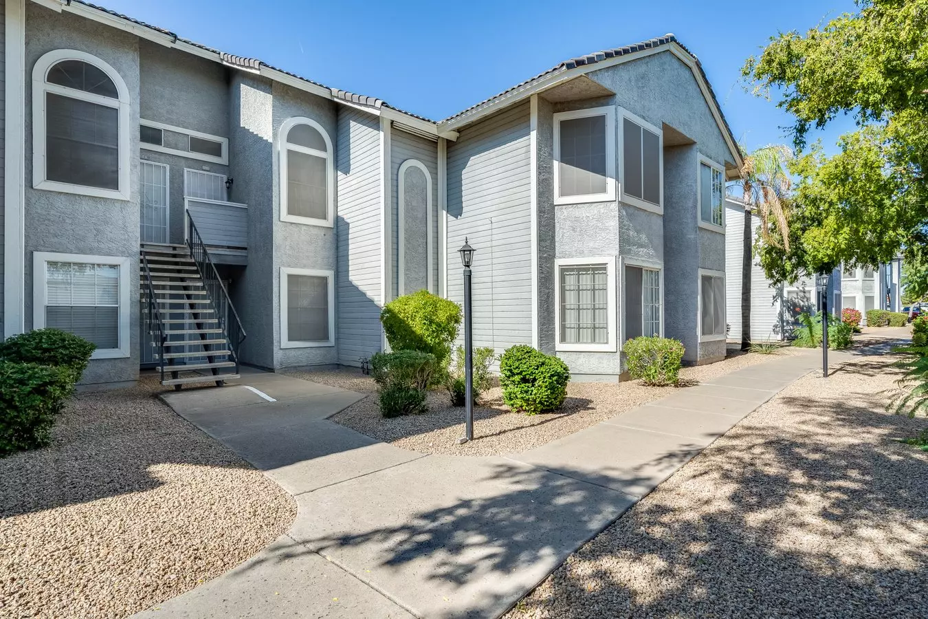 2910 W Marconi Avenue photo 3
