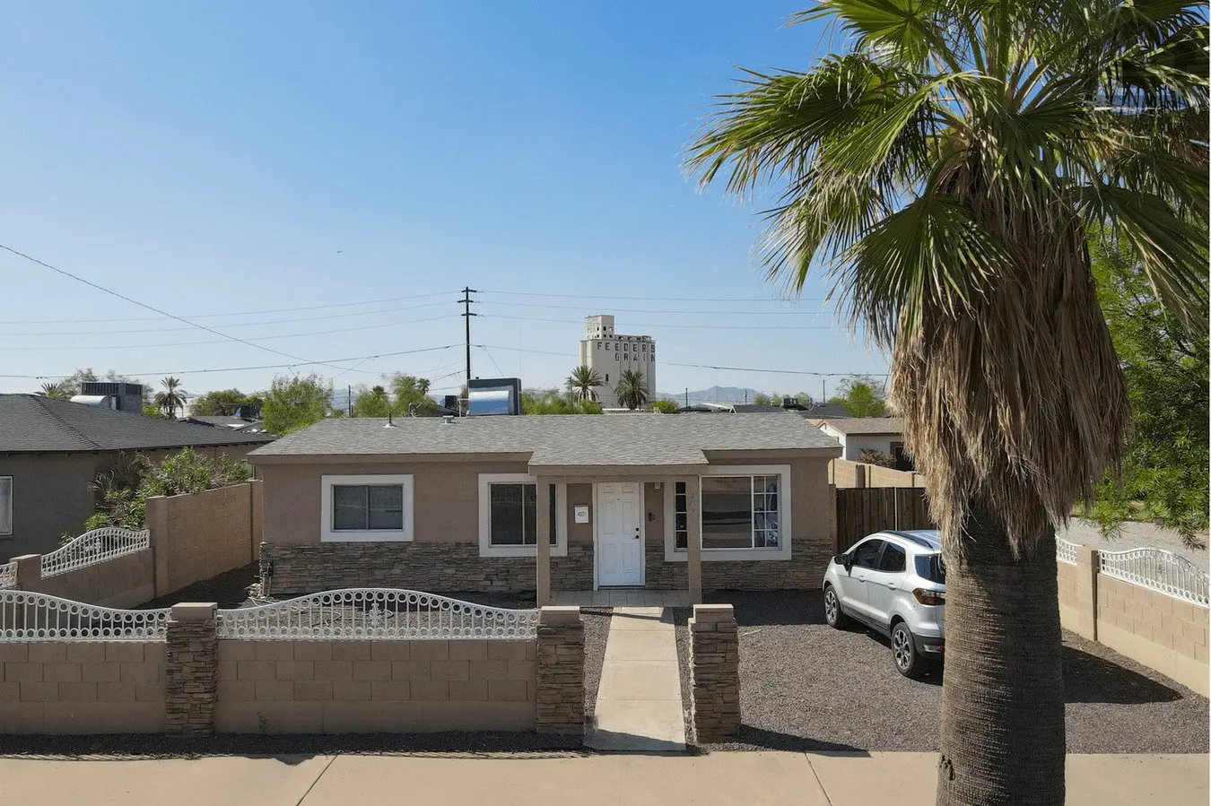 2421 W Washington St Phoenix, AZ 85009 photo 2