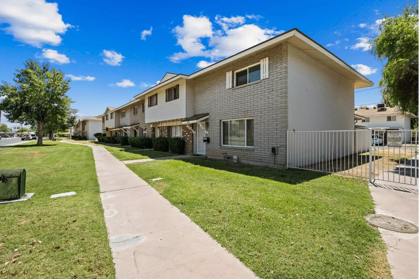 1533 W Hazelwood St Phoenix, AZ 85015 photo 2