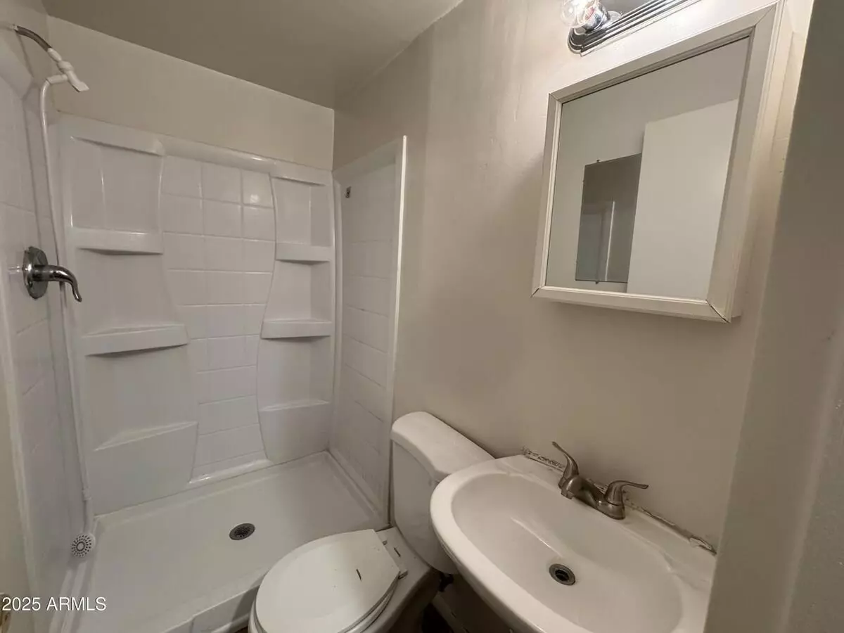 1714 W Cochise Dr photo 5