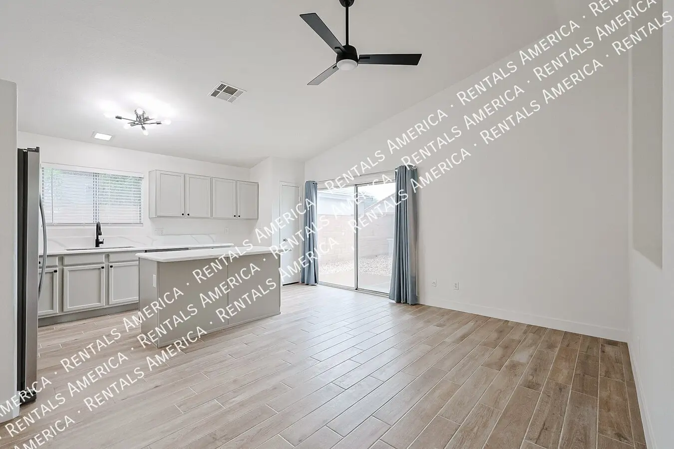 3043 W Abraham Ln Phoenix, AZ 85027 photo 4