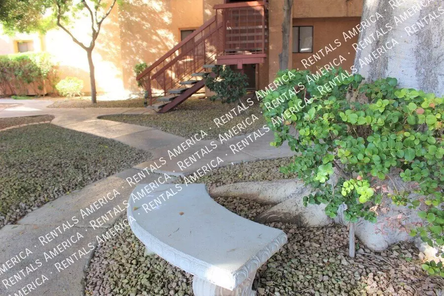 3131 W COCHISE Drive photo 4