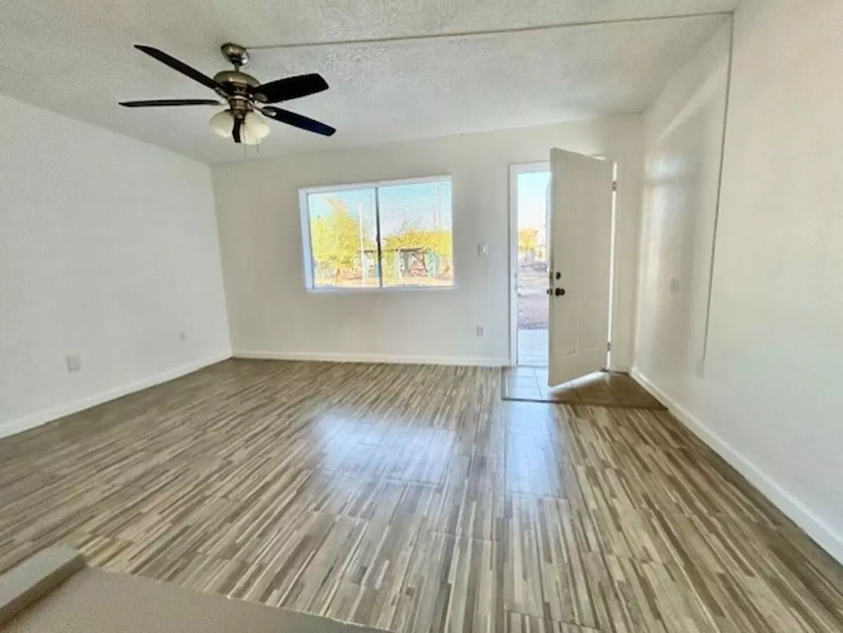 Select Apartments photo 2