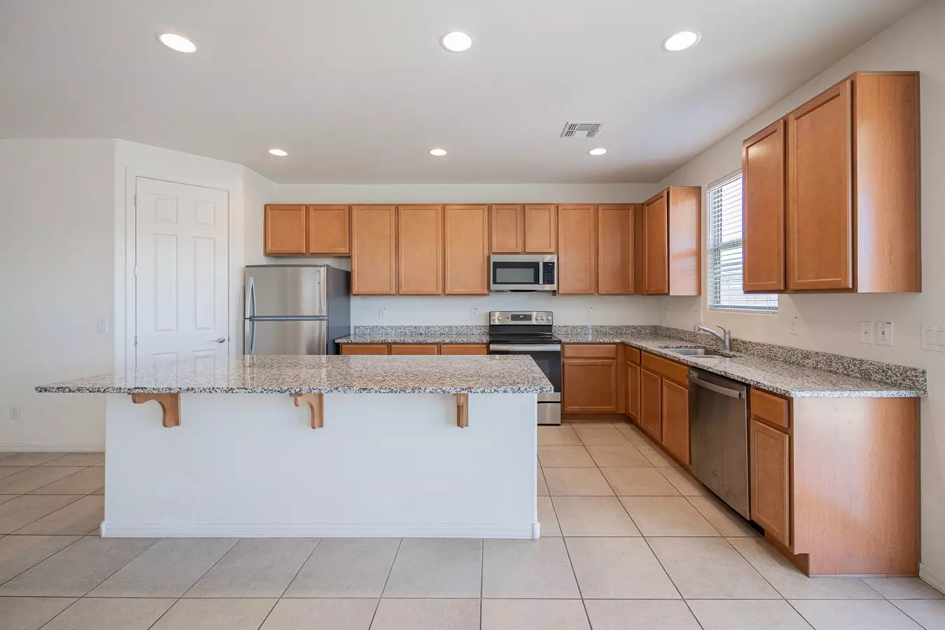 3311 West Donner Drive, Phoenix, AZ 85041 photo 4