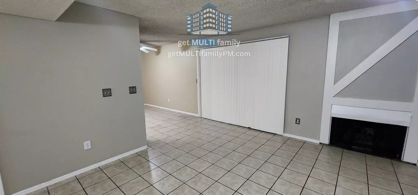3313 W Harmont Dr photo 5