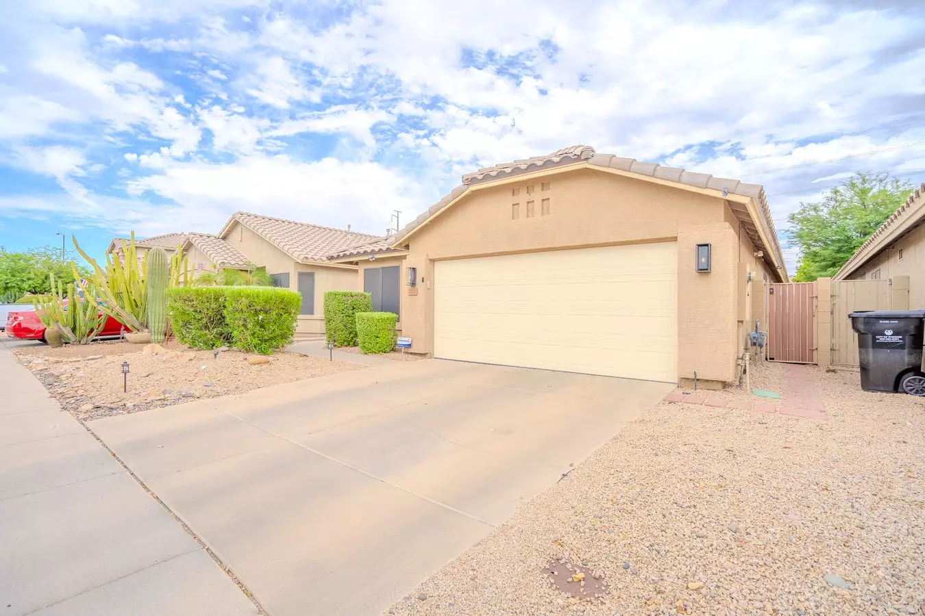 3321 E Blackhawk Dr Phoenix, AZ 85050 photo 2