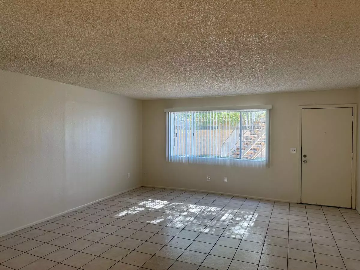 3363 West Harmont Drive, Phoenix, AZ 85051 photo 2