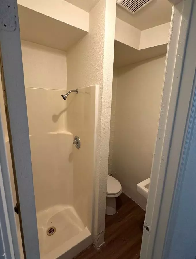 Earll Drive Apartments photo 2