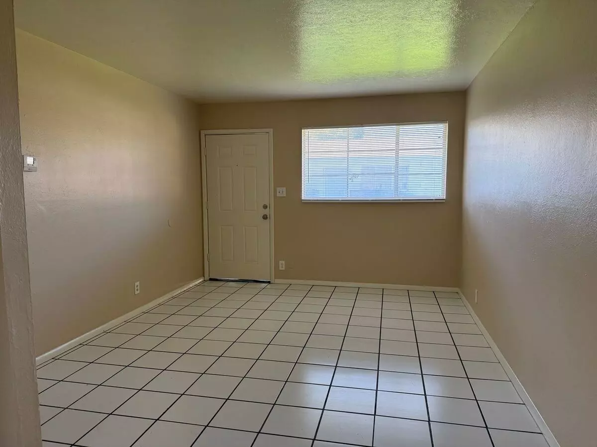 10430 North 37th Avenue, Phoenix, AZ 85051 photo 3