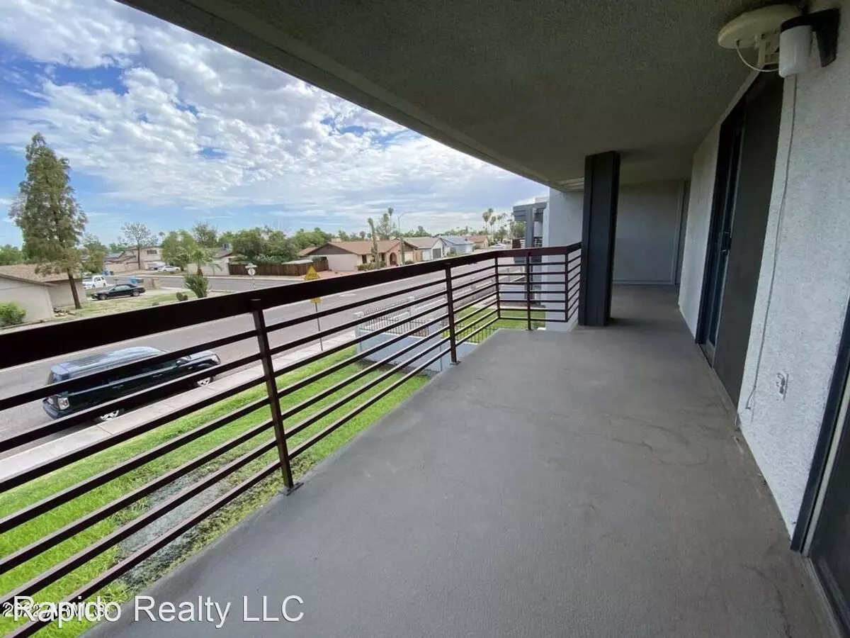 3434 W DANBURY Drive photo 2