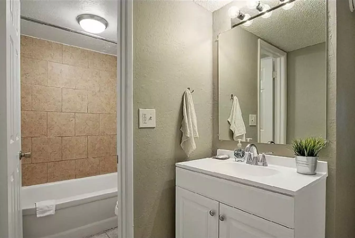 Portofino Apartments photo 4