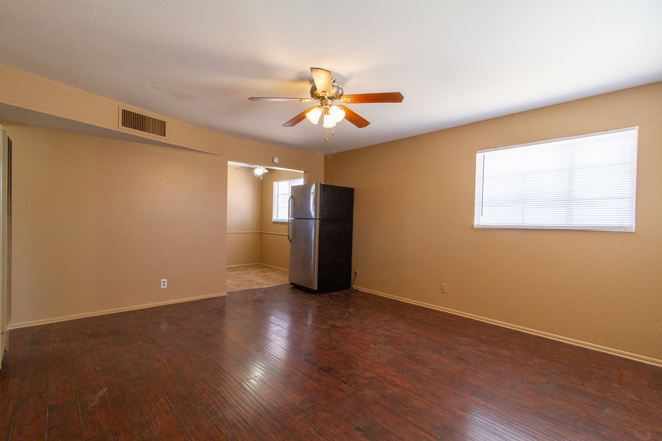 3623 E Earll Dr photo 3