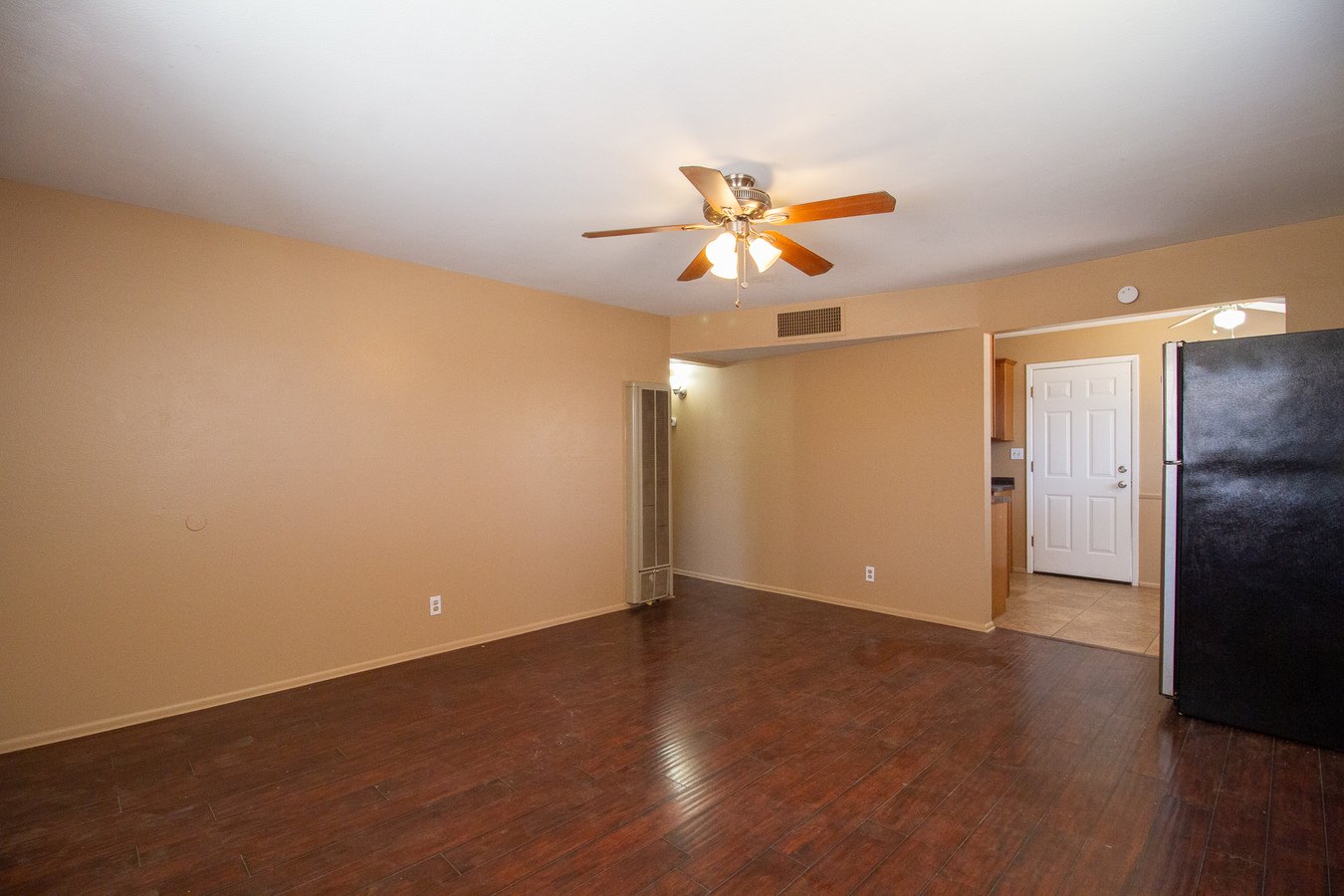 3623 E Earll Dr photo 4