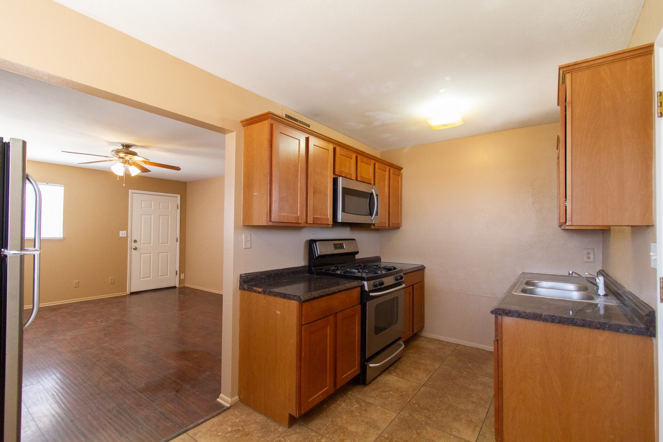 3623 E Earll Dr photo 5