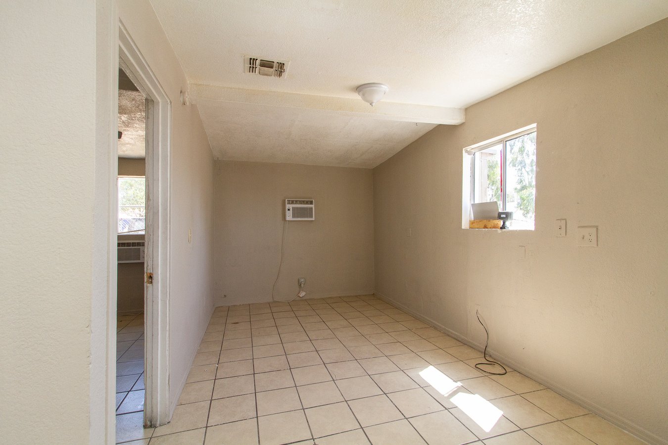 3649 W Polk St photo 5
