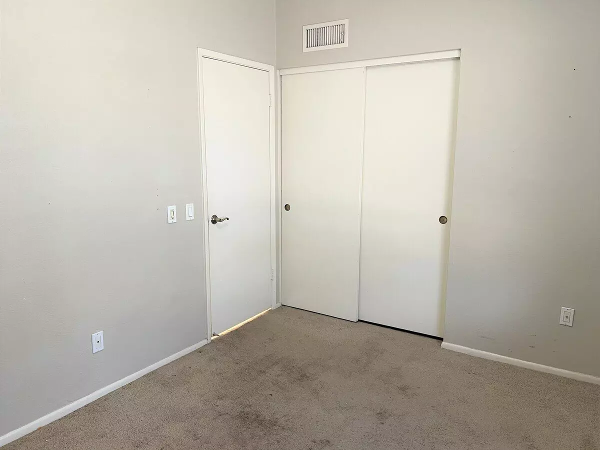 3029 W Tonopah Dr photo 5