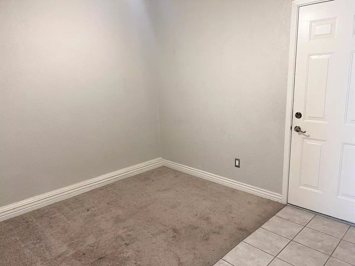 3029 W Tonopah Dr photo 4