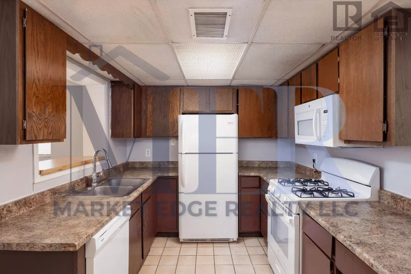 3Bed House At 19th Ave/camelback! Move-in Ready On 06/18/2026! -- No Hoa! Corner Lot!