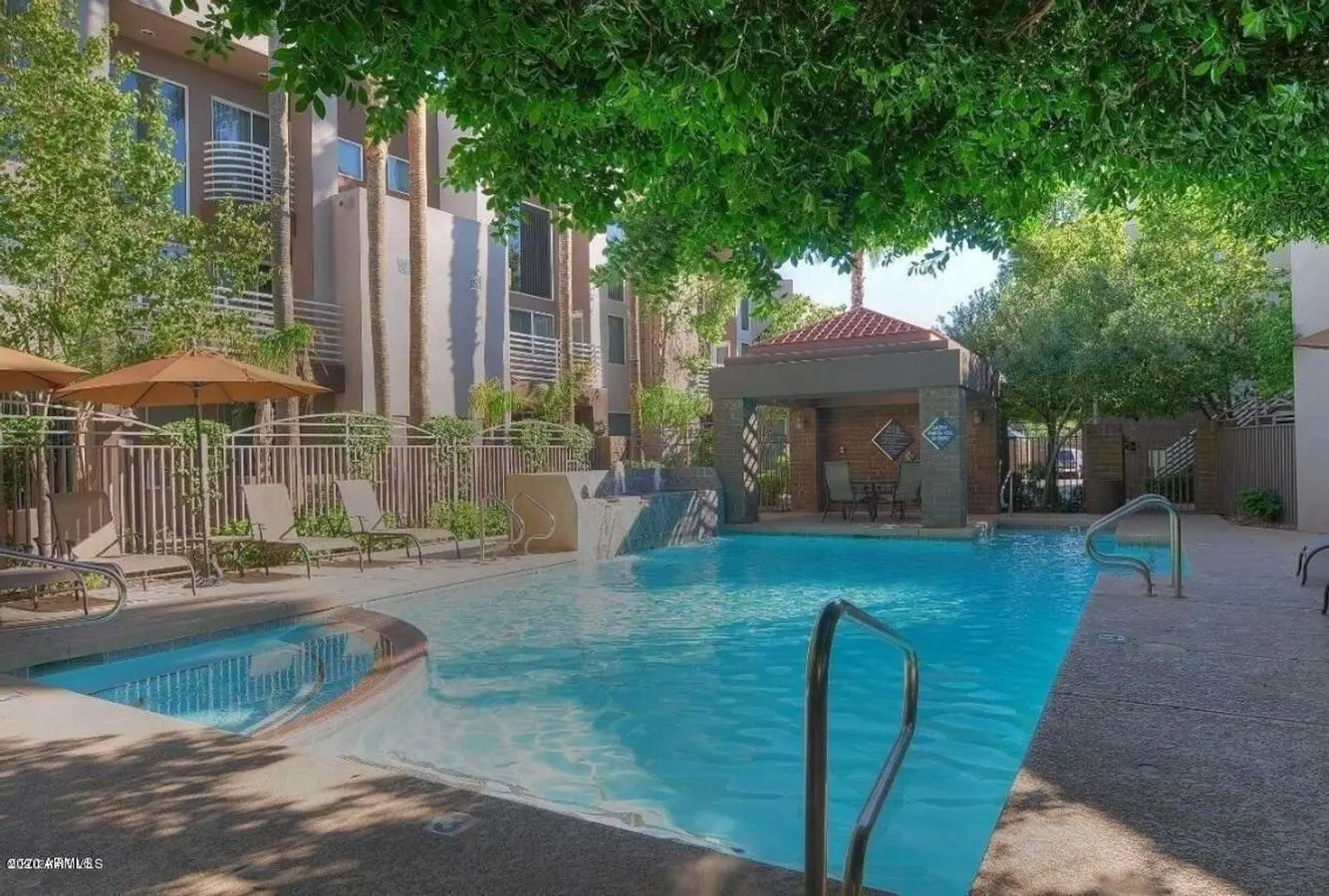 3rd Ave Palms 3 Bed 2 Bath photo 2