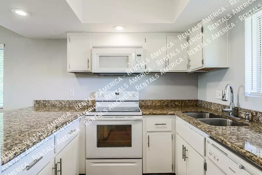4050 E CACTUS Road photo 5