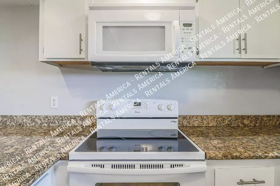 4050 E CACTUS Road photo 3