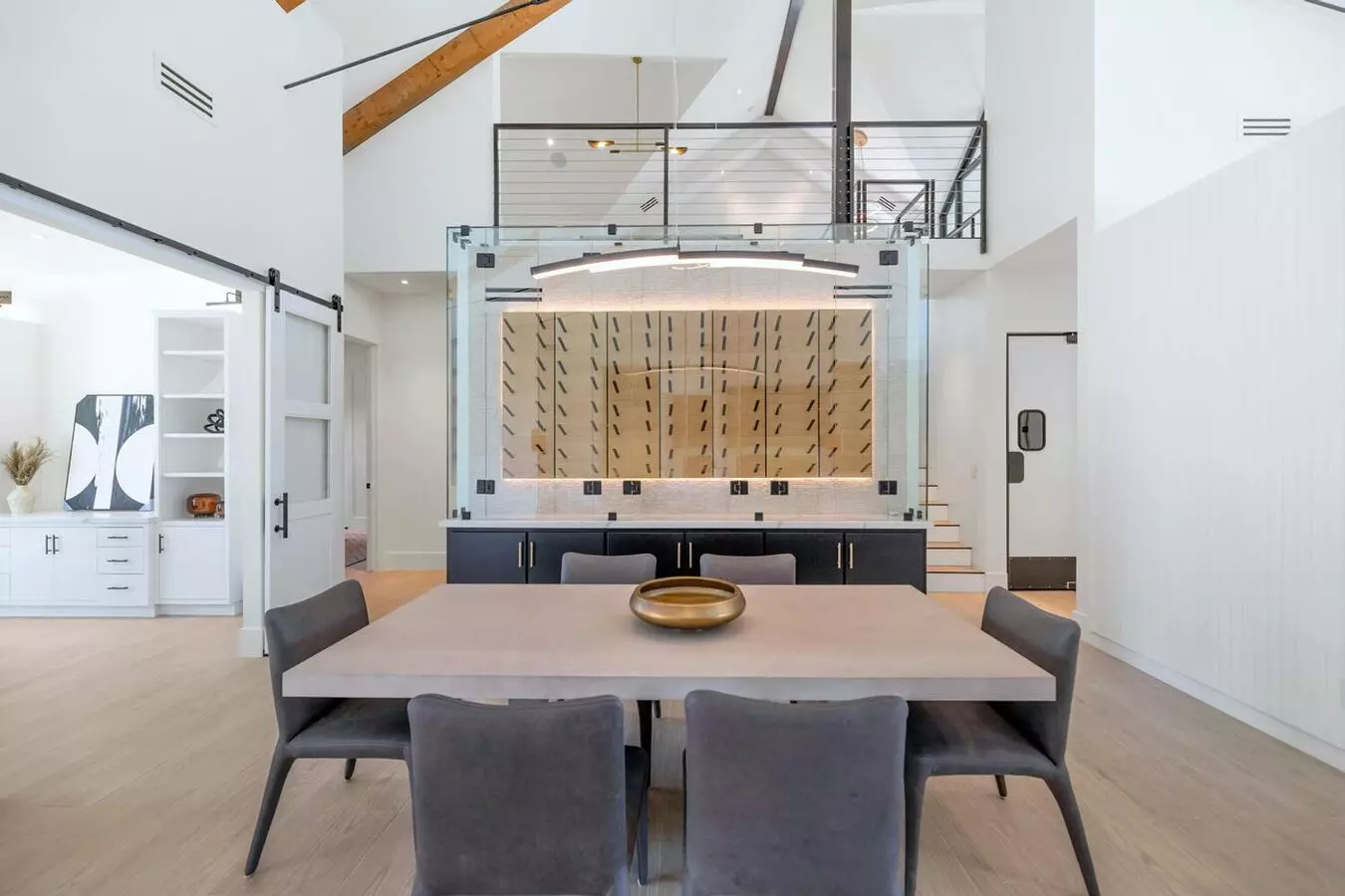 Rates Vary: photo 3