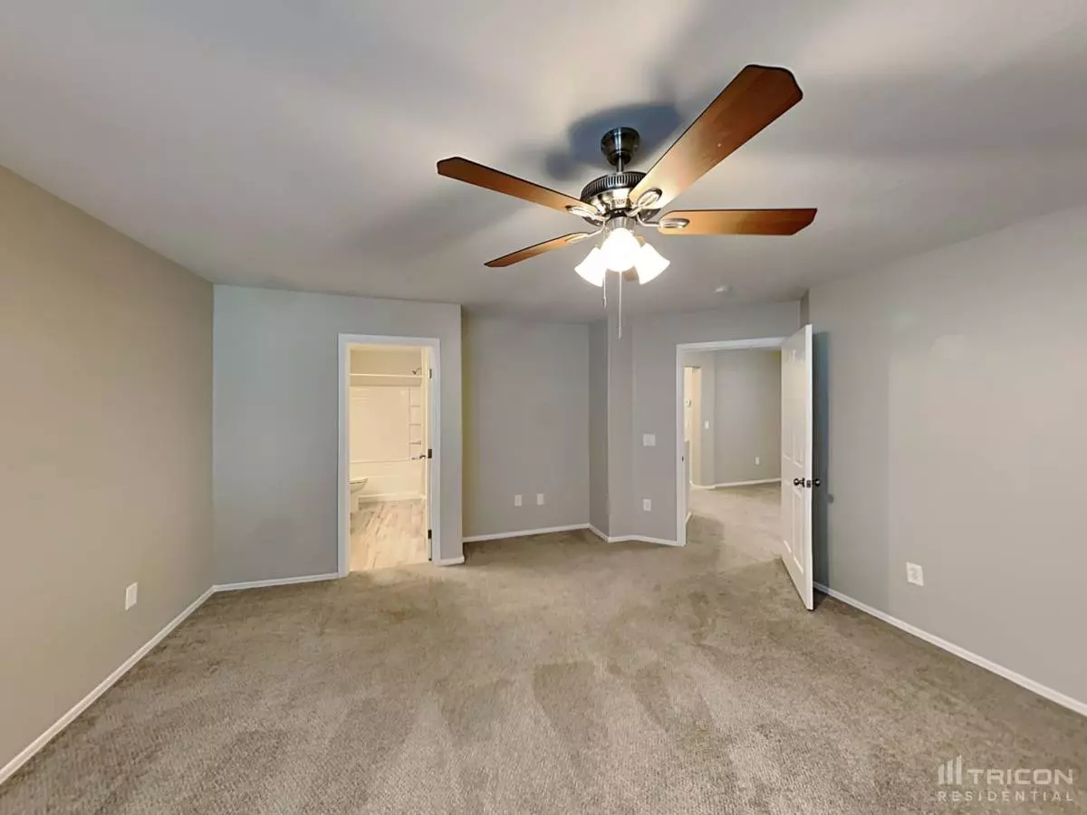 4218 West Carter Road, Phoenix, AZ 85041 photo 5
