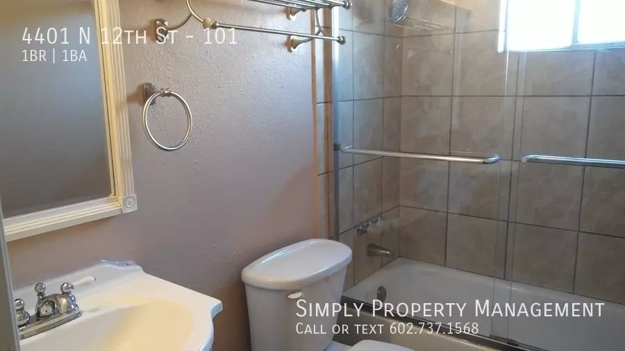 1 Bed  1 Bath Apartment in Downtown Phoenix photo 5