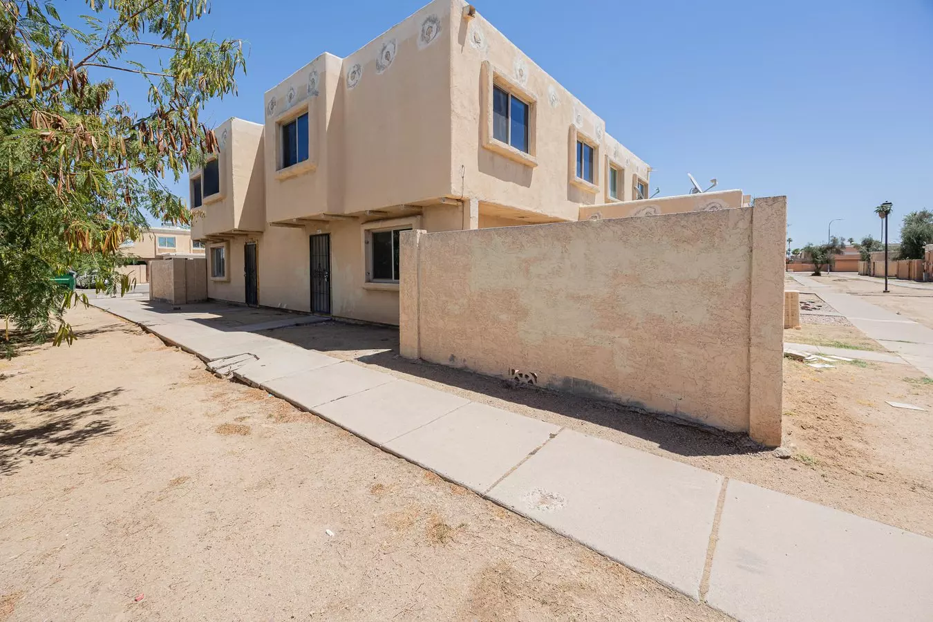 4403 E Riverside St photo 3