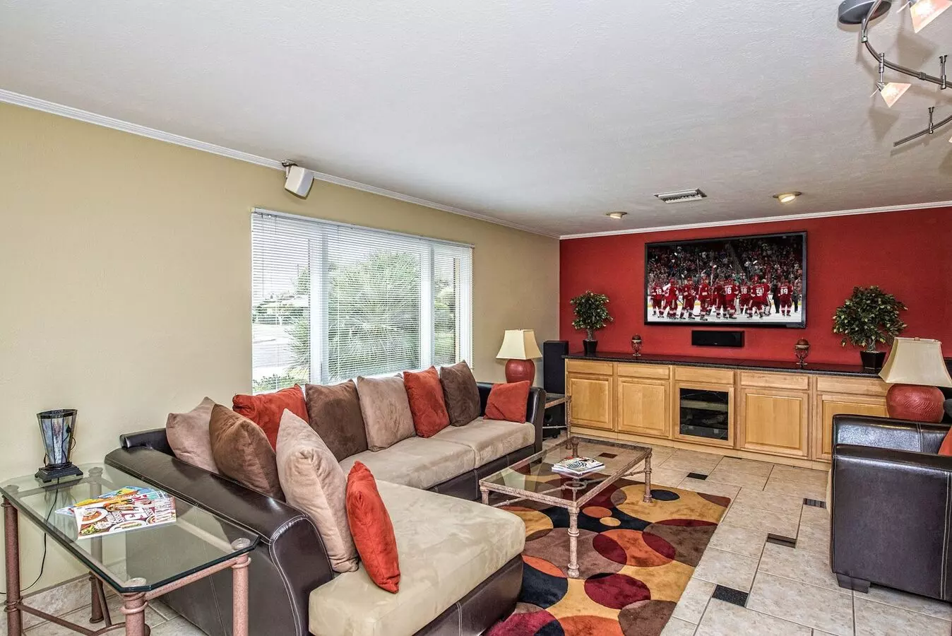 Rates Vary: photo 3