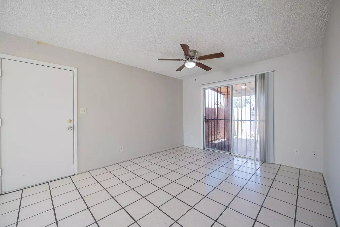 4501 E Riverside St photo 5