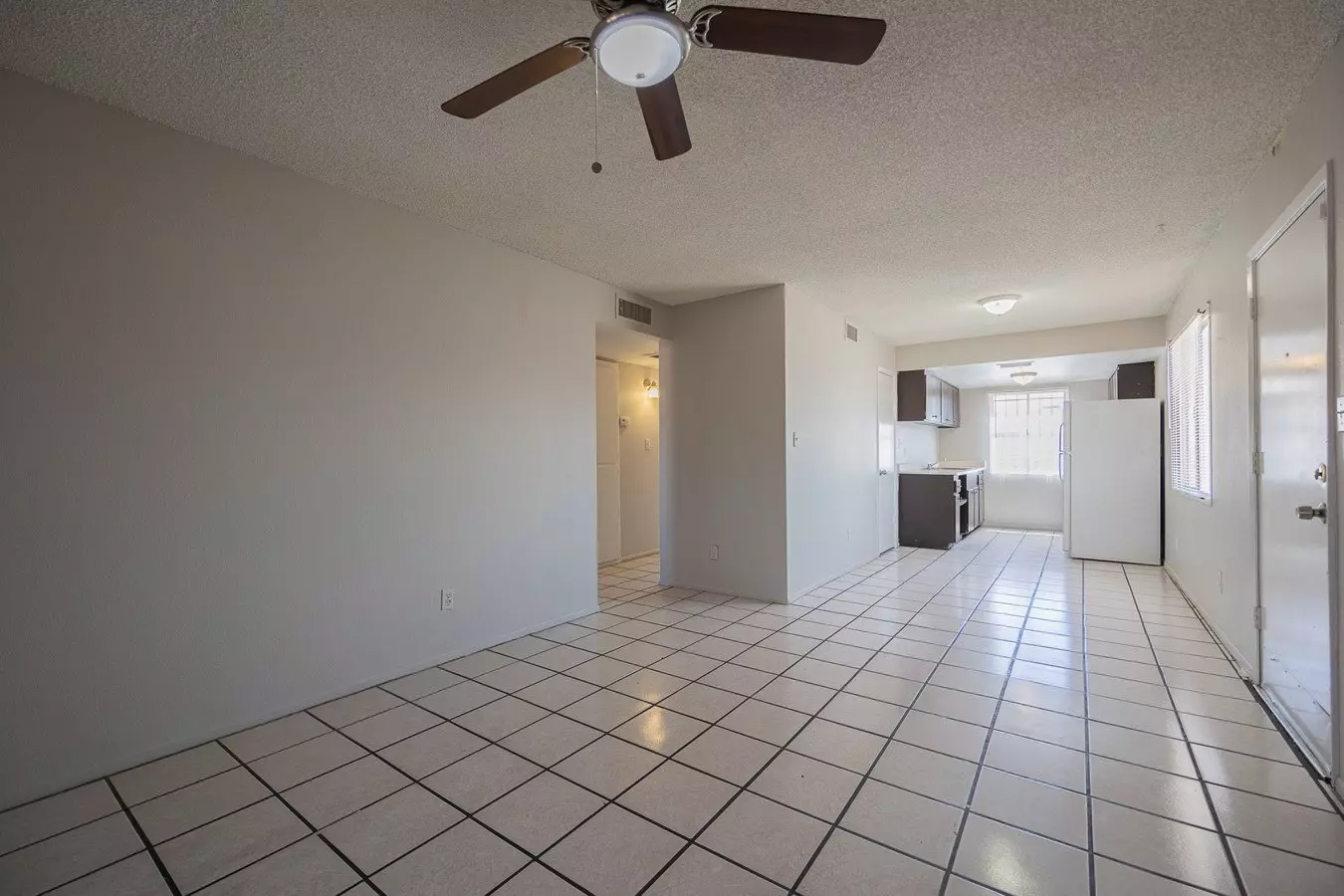 4501 E Riverside St photo 4