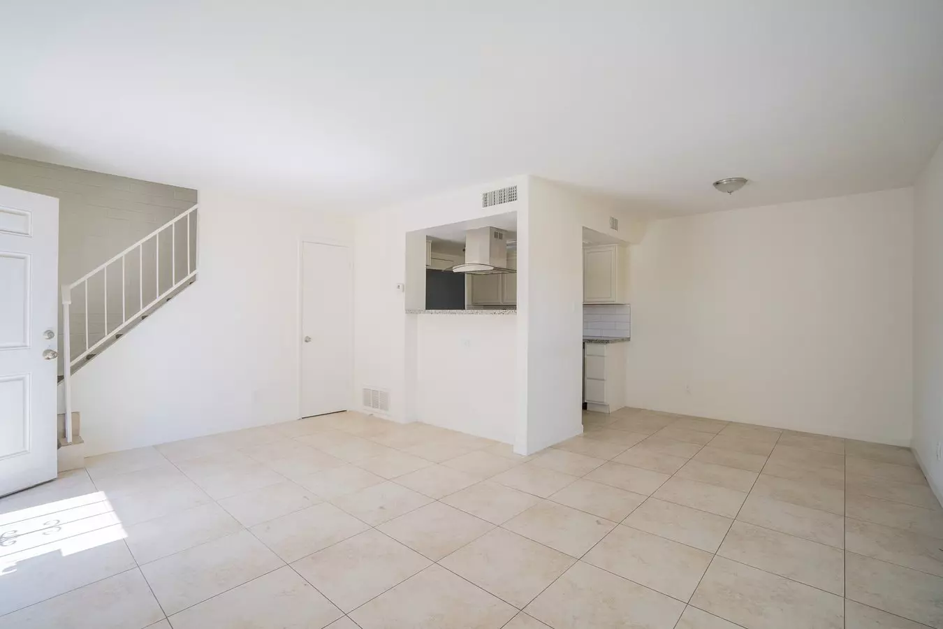 4615 East Jones Avenue, Phoenix, AZ 85040 photo 2