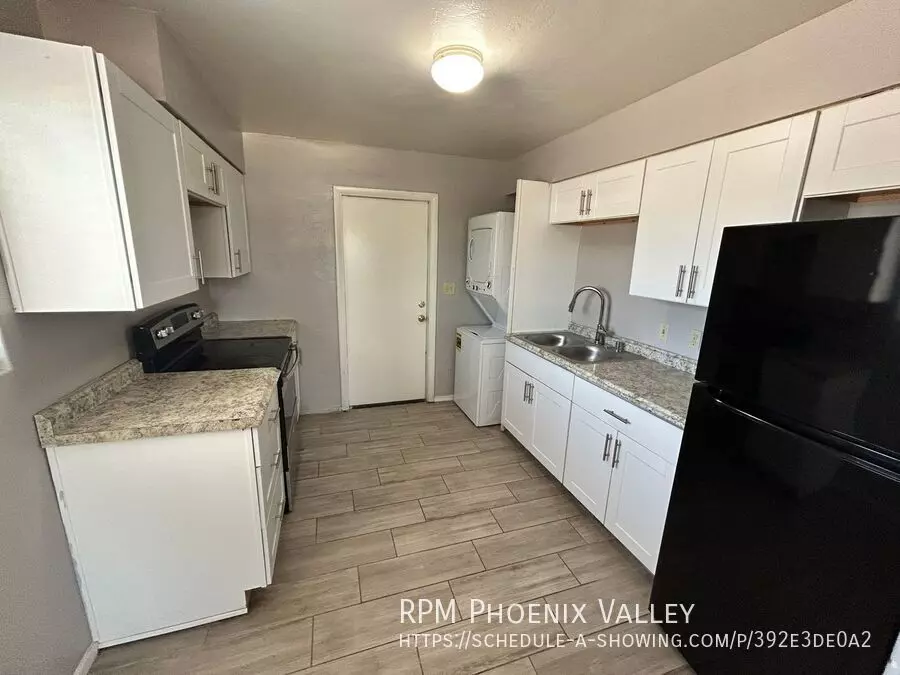 4837 E Willetta St. photo 5