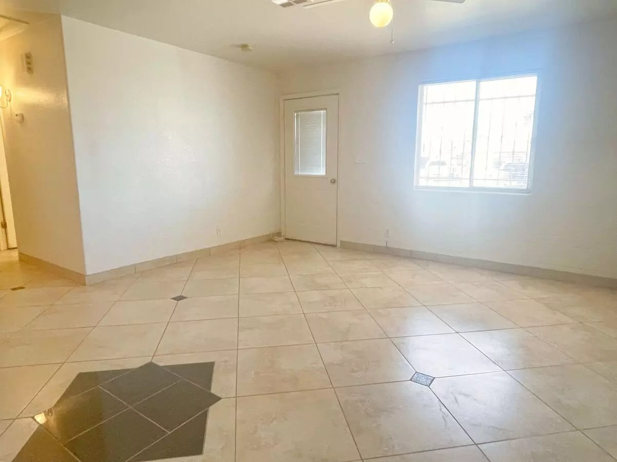 4bd, 2ba Single Level South Phoenix Home! photo 3