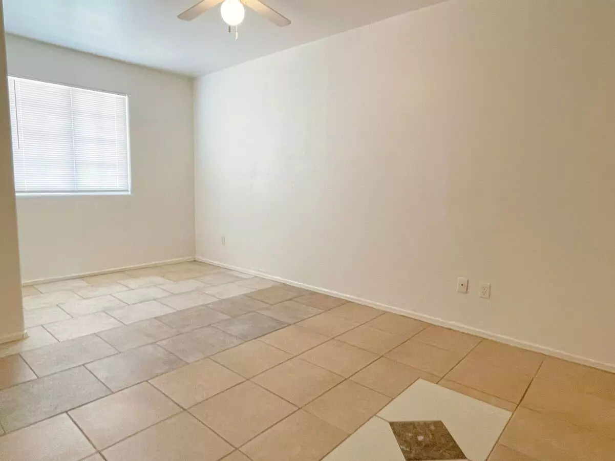 4bd, 2ba Single Level South Phoenix Home! photo 5