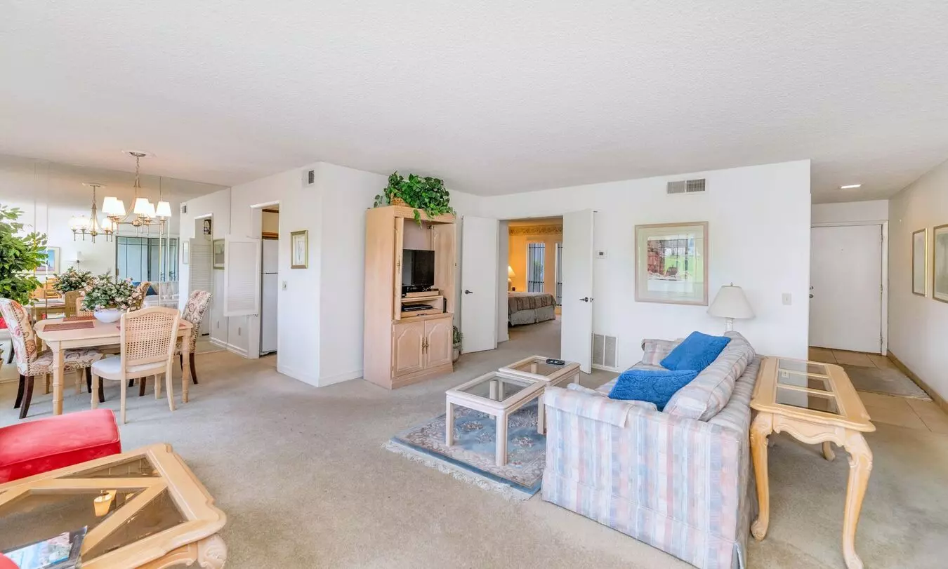 Rates Vary: $1,995 - $2,995 photo 5