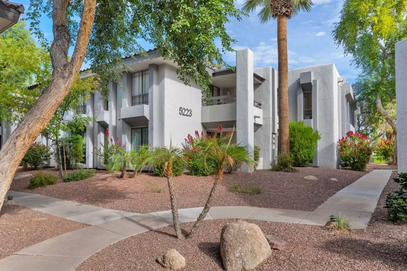 Rates Vary: $1,995 - $2,995 photo 3