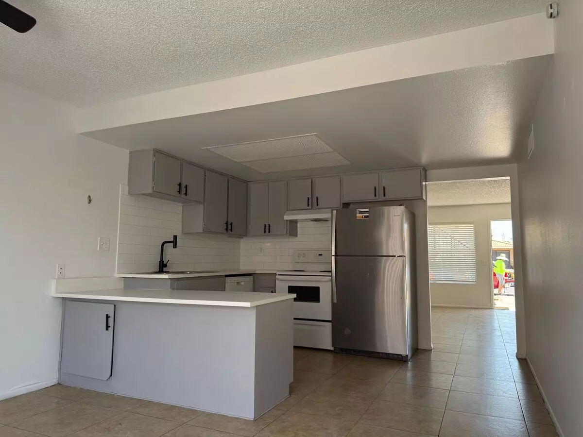 5318 W. Turney Avenue photo 2