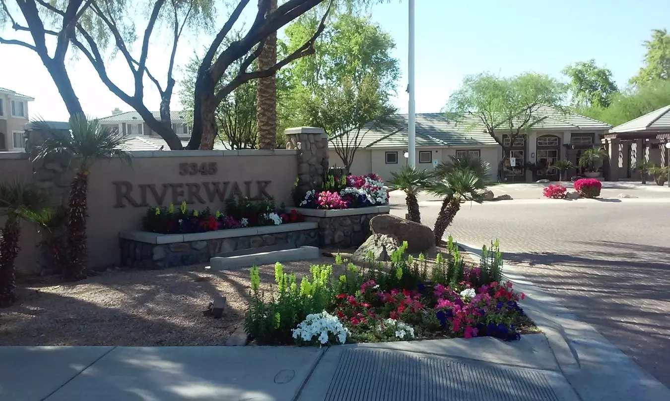 Riverwalk photo 2