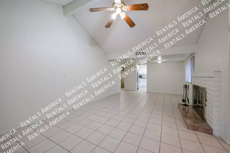 6626 N Majorca Ln W photo 2