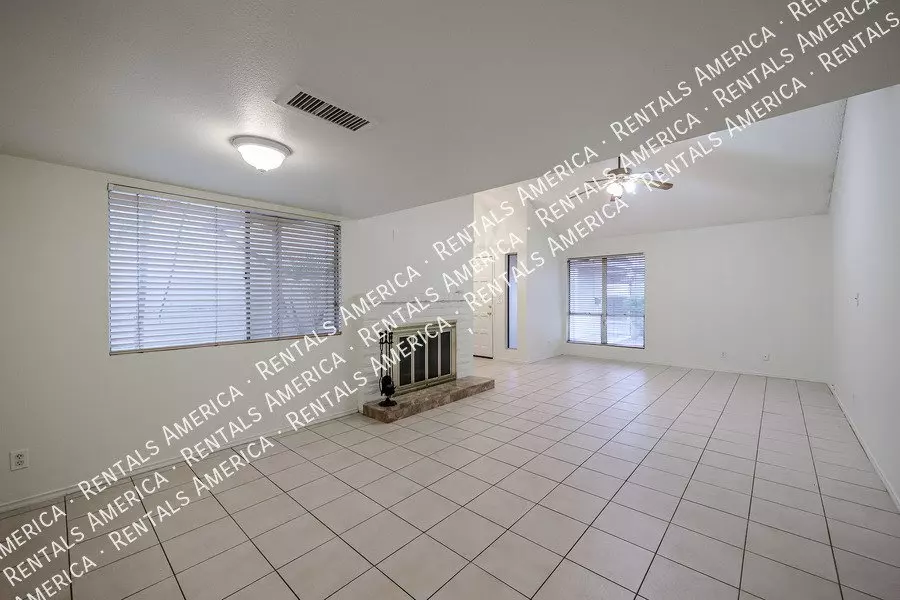 6626 N Majorca Ln W photo 3