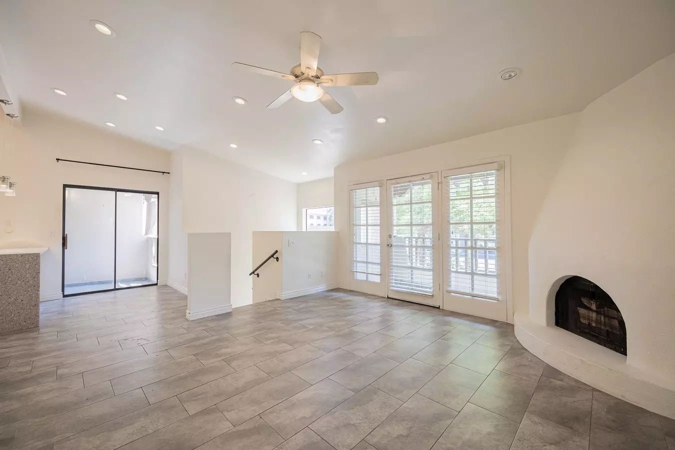 7300 N Dreamy Draw Dr Unit 228 photo 5